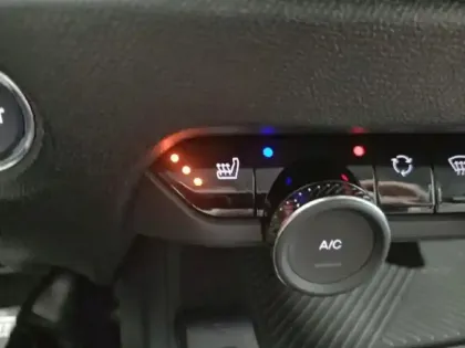 Photo 14 Citroën C4  Moteur électrique 136ch (100 kW) C-Series Automatique