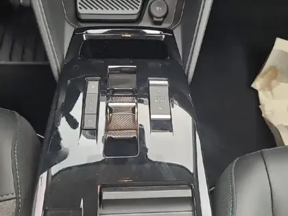 Photo 14 Citroën C4  1.2 PureTech 130ch S&S PLUS Automatique