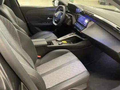 Photo 13 Peugeot 408  1.2 PureTech 130ch S&S Allure EAT8