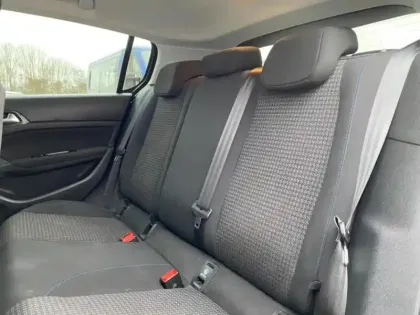 Photo 9 Peugeot 308  1.2 PureTech 110ch E6.c S&S Style