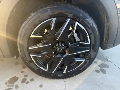 Photo 7 Peugeot 3008  1.2 Hybrid 136ch GT e-DCS6