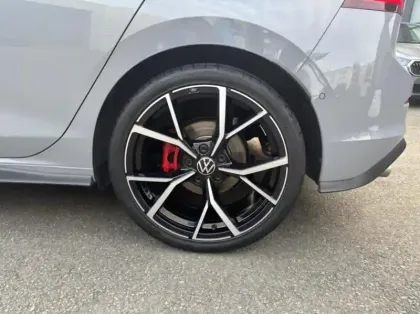 Photo 8 Volkswagen Golf  2.0 TDI SCR 200ch GTD DSG7