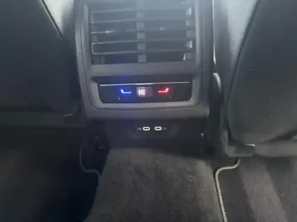 Photo 13 Volkswagen Golf  2.0 TDI SCR 200ch GTD DSG7