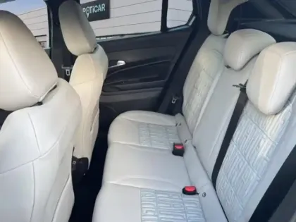 Photo 12 Fiat 600  1.2 Hybrid Turbo 145ch La Prima eDCT6