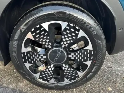 Photo 6 Fiat 600  1.2 Hybrid Turbo 145ch La Prima eDCT6