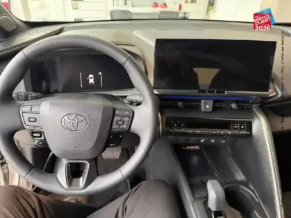 Photo 13 Toyota C-HR  2.0 Hybride Rechargeable 225ch Collection MY25