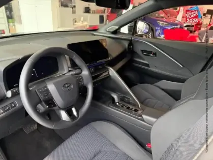 Photo 11 Toyota C-HR  2.0 Hybride Rechargeable 225ch Collection MY25