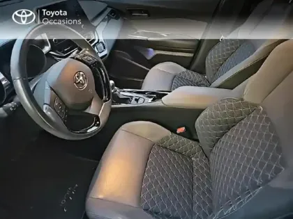 Photo 10 Toyota C-HR  184h Distinctive 2WD E-CVT MC19