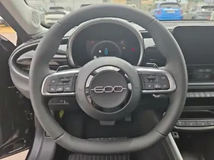 Photo 12 Fiat 600  1.2 Hybrid Turbo 110ch Pop eDCT6