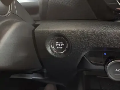 Photo 14 Citroën C4  1.2 Hybride 145ch S&S MAX Automatique