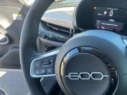 Photo 12 Fiat 600  1.2 Hybrid Turbo 110ch Icône eDCT6