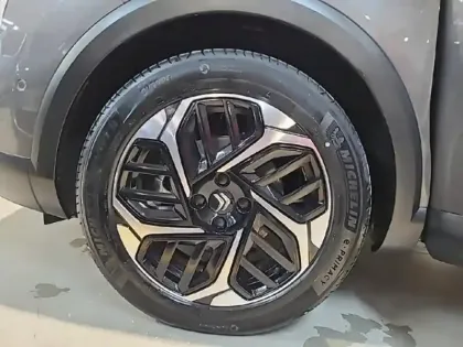 Photo 10 Citroën C4  1.2 Hybride 145ch S&S MAX Automatique