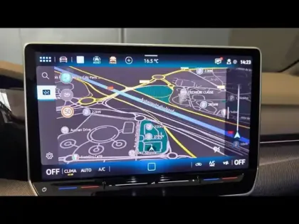 Photo 7 Volkswagen Golf  1.5 eTSI EVO2 150ch R-Line Edition DSG7