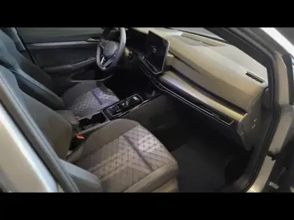 Photo 12 Volkswagen Golf  1.5 eTSI EVO2 150ch R-Line Edition DSG7