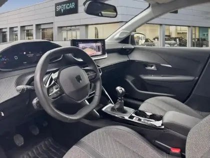 Photo 8 Peugeot 208  1.2 PureTech 100ch S&S Allure