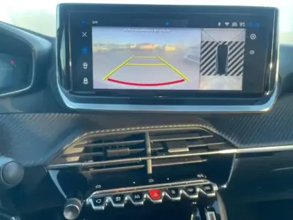 Photo 12 Peugeot 208  1.2 Hybrid 100ch Allure e-DCS6