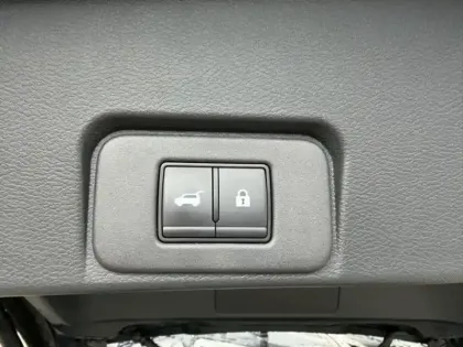 Photo 8 Nissan X-trail  e-4orce 213ch N-Trek 2024