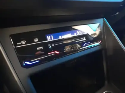 Photo 13 Volkswagen Taigo  1.0 TSI 116ch R-Line Edition DSG7