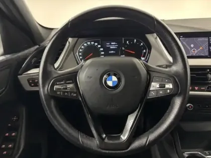 Photo 5 BMW Serie 1 Série 1 116dA 116ch Business Design DKG7