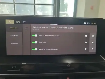 Photo 13 Citroën C4  1.2 PureTech 130ch S&S PLUS Automatique