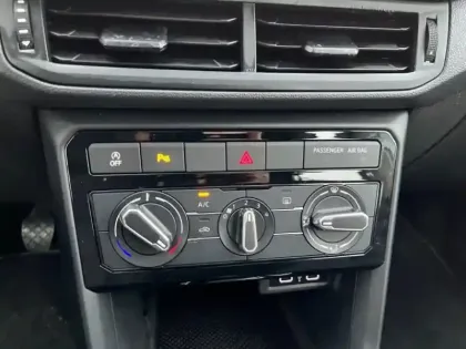 Photo 14 Volkswagen T-cross  1.0 TSI 110ch Life Tech