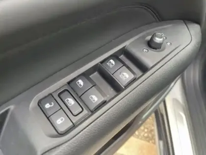 Photo 11 Jeep Compass  1.3 Turbo T4 240ch PHEV 4xe S AT6 eAWD