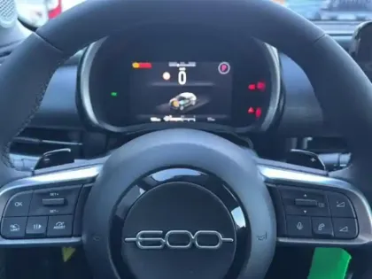 Photo 10 Fiat 600  1.2 Hybrid Turbo 110ch Pop eDCT6