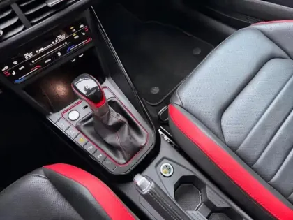 Photo 14 Volkswagen Polo  2.0 TSI 207ch GTI Edition 25 DSG7