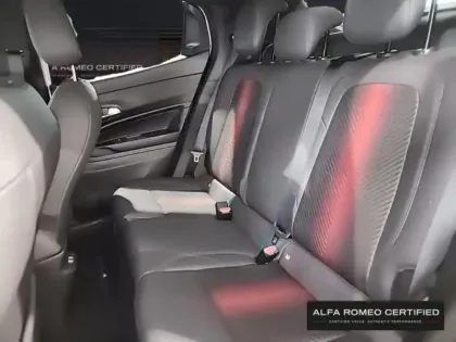 Photo 8 Alfa Romeo Junior  1.2 Ibrida 136ch Premium DCT6