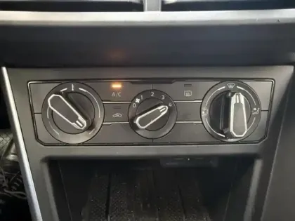 Photo 14 Volkswagen Taigo  1.0 TSI 116ch VW Edition DSG7