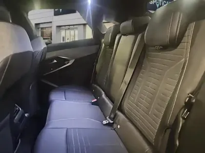 Photo 11 Peugeot 3008  1.2 Hybrid 136ch Allure e-DCS6