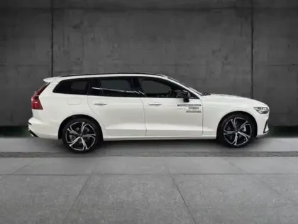Photo 7 Volvo V60  B4 197ch Ultra Style Dark DCT 7