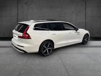 Photo 6 Volvo V60  B4 197ch Ultra Style Dark DCT 7