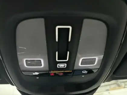 Photo 14 Volvo V60  B4 197ch Ultra Style Dark DCT 7