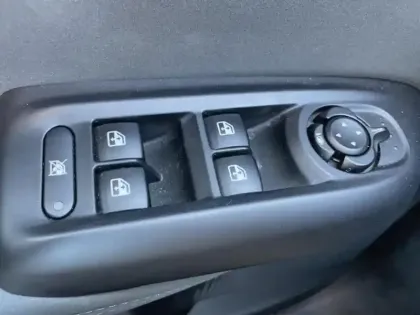 Photo 11 Alfa Romeo Tonale  1.3 PHEV 280ch Tributo Italiano AT6 e-Q4