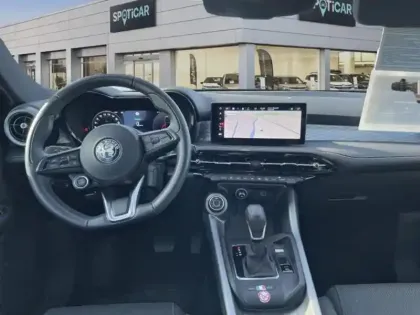 Photo 10 Alfa Romeo Tonale  1.3 PHEV 280ch Tributo Italiano AT6 e-Q4