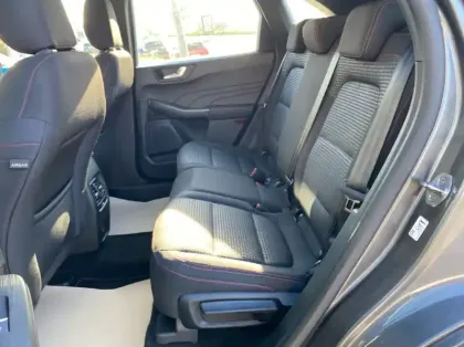 Photo 8 Ford Kuga 2.5 Duratec 190ch FHEV E85 ST-Line BVA