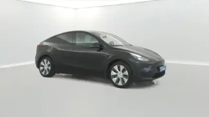 Photo 6 Tesla Model Y Standard RWD