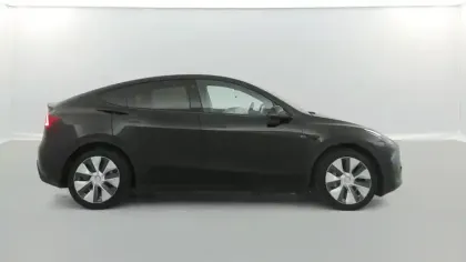 Photo 5 Tesla Model Y Standard RWD