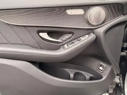 Photo 10 Mercedes Classe GLC SUV 300de 4MATIC AMG Line