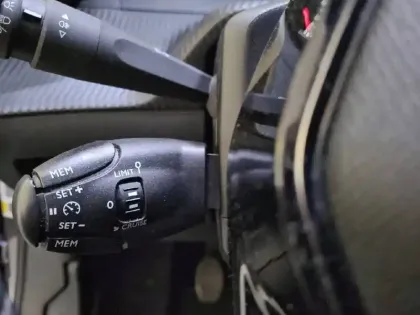 Photo 25 Peugeot 2008  PureTech 100 S&S BVM6