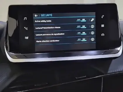 Photo 21 Peugeot 2008  PureTech 100 S&S BVM6