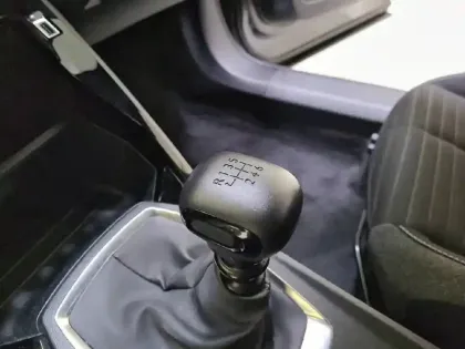 Photo 13 Peugeot 2008  PureTech 100 S&S BVM6