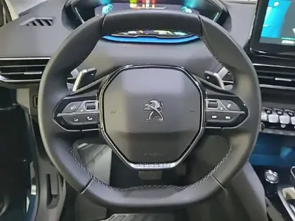 Photo 40 Peugeot 3008  Hybrid 225 e-EAT8