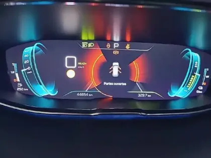 Photo 41 Peugeot 3008  Hybrid 225 e-EAT8