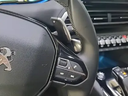 Photo 62 Peugeot 3008  Hybrid 225 e-EAT8