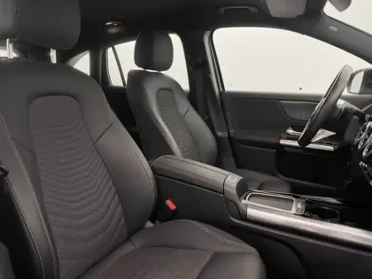 Photo 50 Mercedes GLA  200 7G-DCT