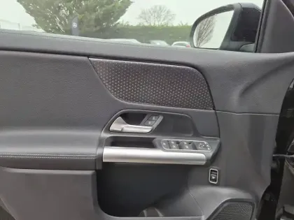 Photo 14 Mercedes GLA  200 7G-DCT