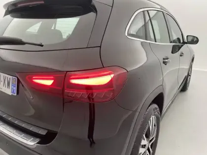 Photo 54 Mercedes GLA  200 7G-DCT