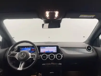 Photo 52 Mercedes GLA  200 7G-DCT